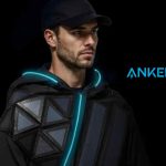 Révolution solaire : la veste Anker qui recharge vos appareils en un clin d’œil !